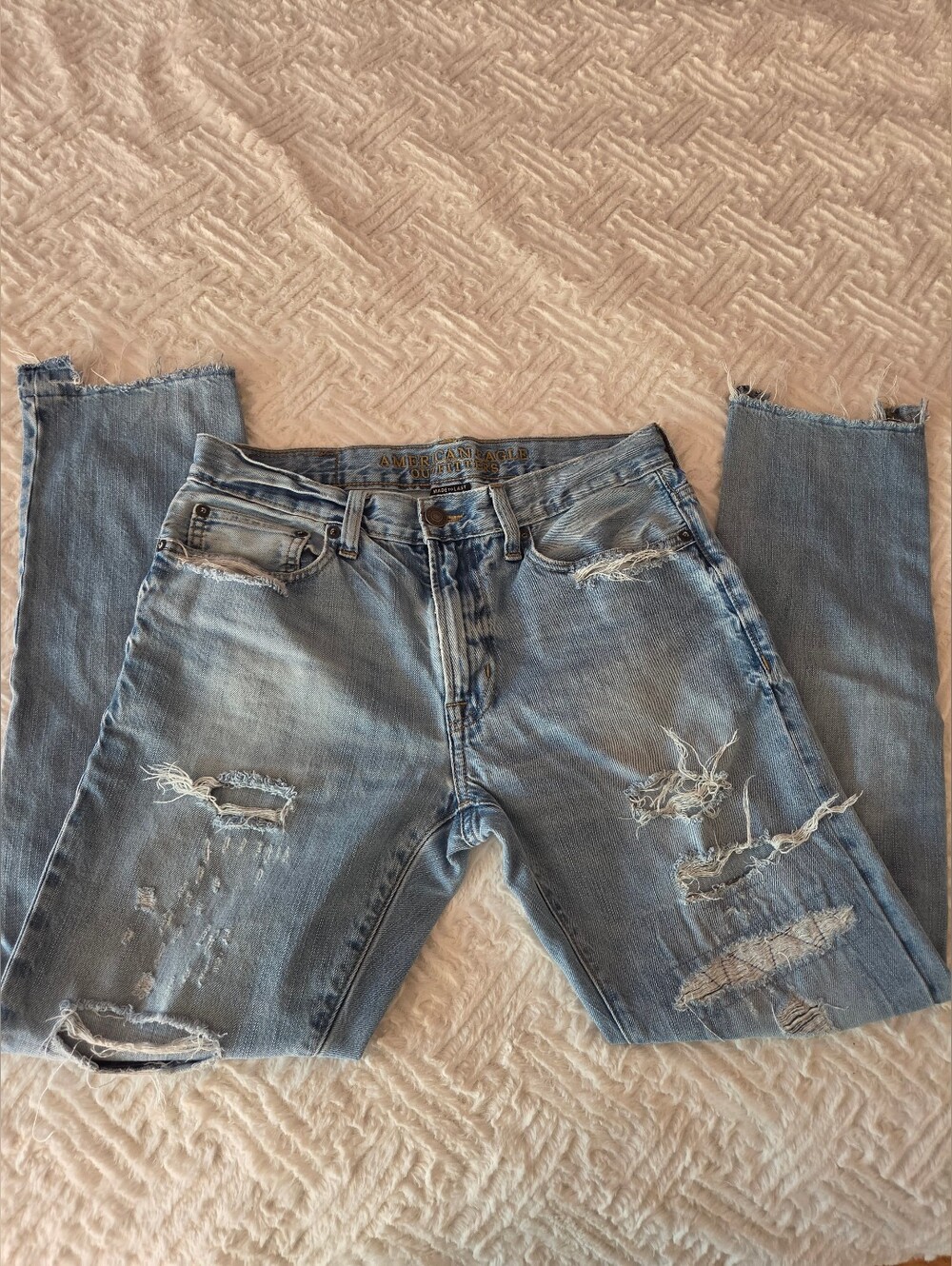 American Eagle jeans 30x30 distressed holed slim fit jeans light wash